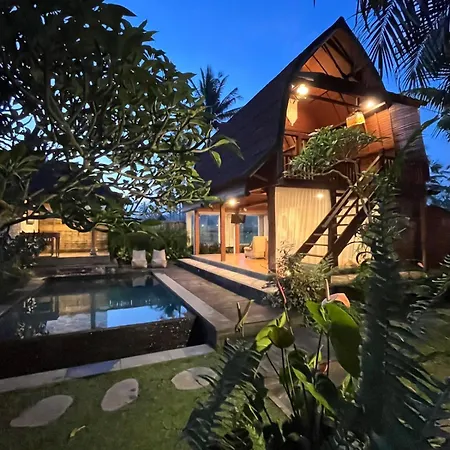 Shri Wedari Private Pool With Ricefield View Villa