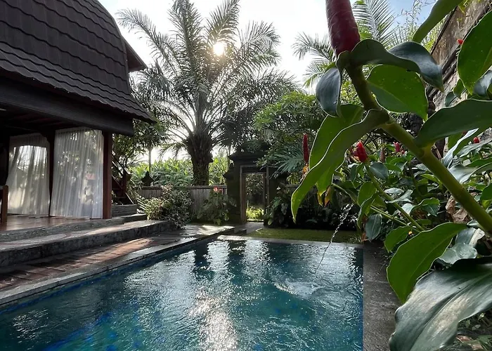 Shri Wedari Private Pool With Ricefield View Villa *